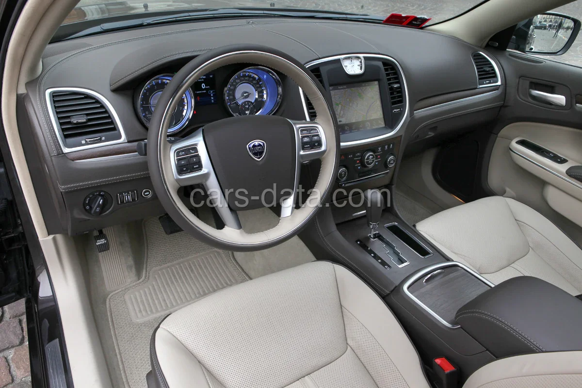 Lancia Thema 3.6 V6 Pentastar Executive 2011 front view