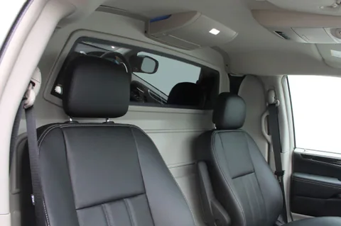 Lancia Voyager Van 2.8 Multijet Platinum 2012 view 3