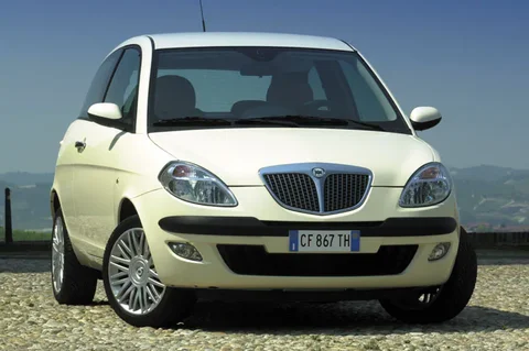 Lancia Ypsilon 1.4 16v Momo-Design 2006 view 4