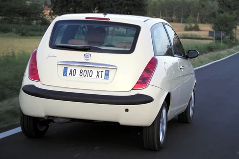 Lancia Ypsilon 1.4 16v Momo-Design 2006 view 6