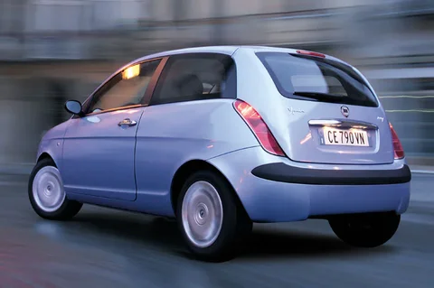 Lancia Ypsilon 1.4 16v Momo-Design 2006 view 7