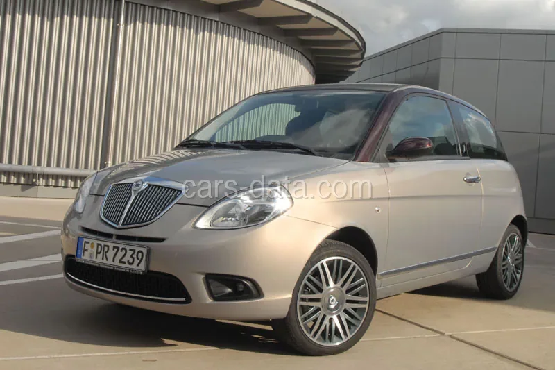 Lancia Ypsilon 1.2 8v Elle 2010 front view