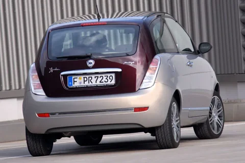 Lancia Ypsilon 1.4 8v Oro 2006 view 5