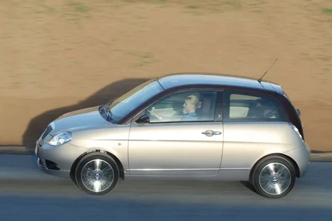 Lancia Ypsilon 1.4 8v Oro 2006 view 11