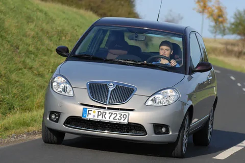 Lancia Ypsilon 1.4 8v Oro 2006 view 12