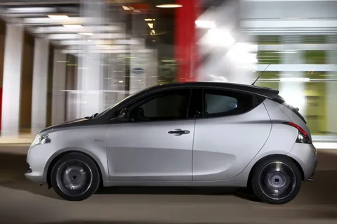 Lancia Ypsilon 1.2 8v Platinum 2011 view 5