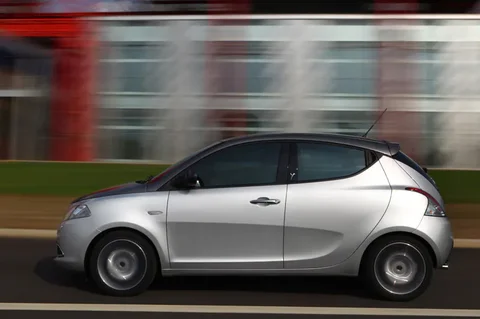 Lancia Ypsilon 1.2 8v Platinum 2011 view 7