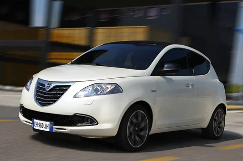 Lancia Ypsilon 1.2 8v Platinum 2011 view 9