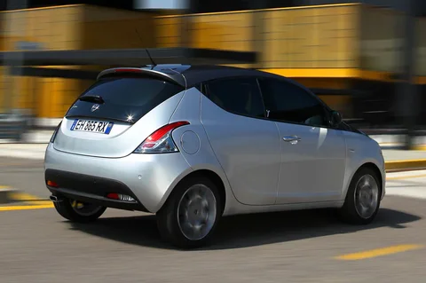 Lancia Ypsilon 1.2 8v Platinum 2011 view 12