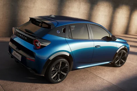 Lancia Ypsilon Electric HF 2025 view 3