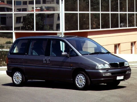 Lancia Zeta 2.0 JTD LS 2000 view 3