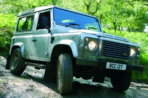 Land Rover Defender 90 2.4 TD Station Wagon E 2007 view 2