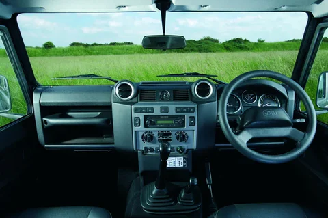 Land Rover Defender 110 2.4 TD Station Wagon E 2007 view 6