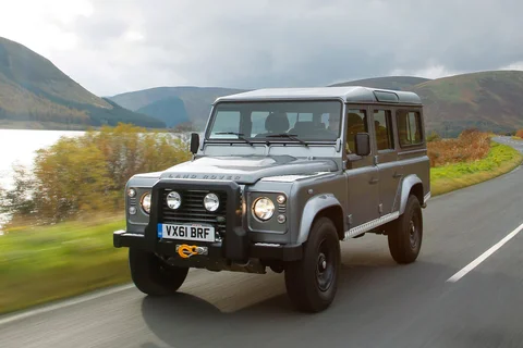 Land Rover Defender 110 2.2 TD Utility Wagon 2011 view 3