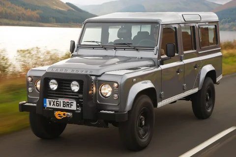 Land Rover Defender 110 2.2 TD Utility Wagon 2011 view 4