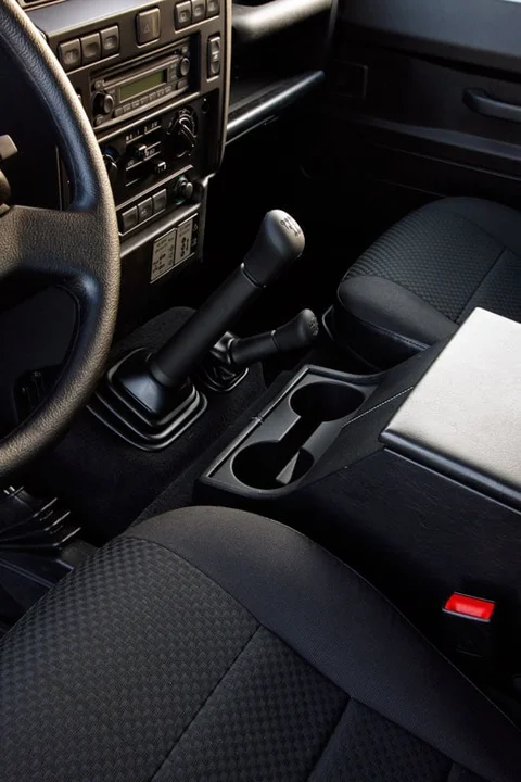 Land Rover Defender 130 2.2 TD Crew Cab 2011 view 2