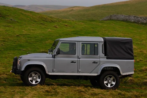 Land Rover Defender 110 2.2 TD Pick Up 2011 view 7