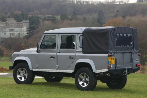 Land Rover Defender 110 2.2 TD Pick Up 2011 view 10