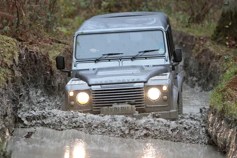 Land Rover Defender 110 2.2 TD Pick Up 2011 view 11
