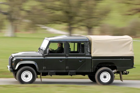 Land Rover Defender 130 2.2 TD Crew Cab 2011 view 7