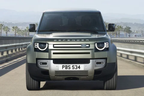 Land Rover Defender 90 D300 2020 view 9