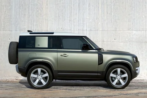 Land Rover Defender 90 D300 2020 view 12