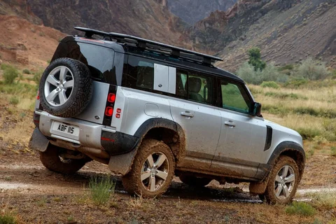Land Rover Defender 110 D240 2019 view 2