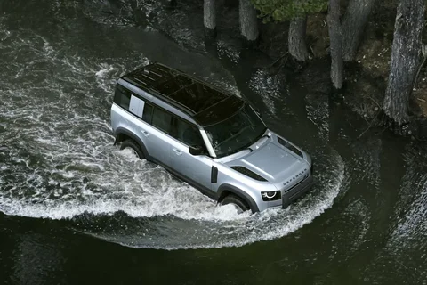Land Rover Defender 110 D240 2019 view 12