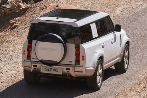 Land Rover Defender 130 V8 2023 view 3