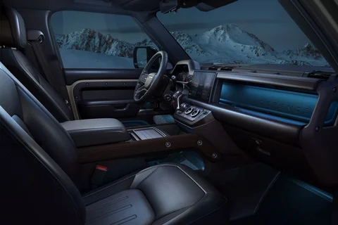Land Rover Defender 130 V8 2023 view 8