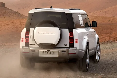 Land Rover Defender 130 V8 2023 view 11