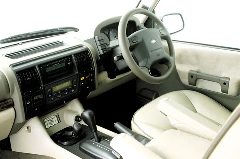 Land Rover Discovery 4.0 V8i E 2002 view 7