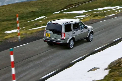 Land Rover Discovery TDV6 3.0 E 2010 view 6