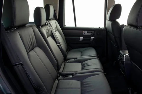 Land Rover Discovery SDV6 3.0 SE 2014 view 3