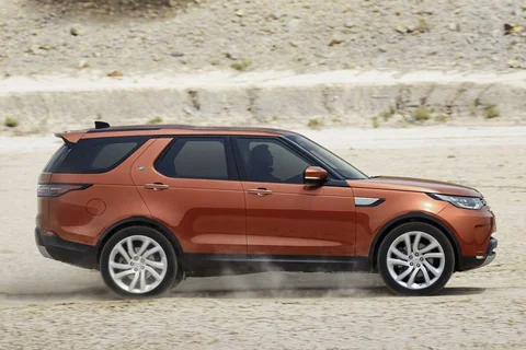 Land Rover Discovery 2.0 TD4 S 2016 view 3