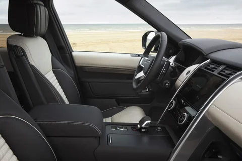 Land Rover Discovery P360 Dynamic HSE 2020 view 12