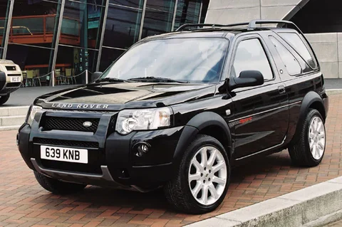 Land Rover Freelander Hardback 2.5 V6 E 2003 view 2