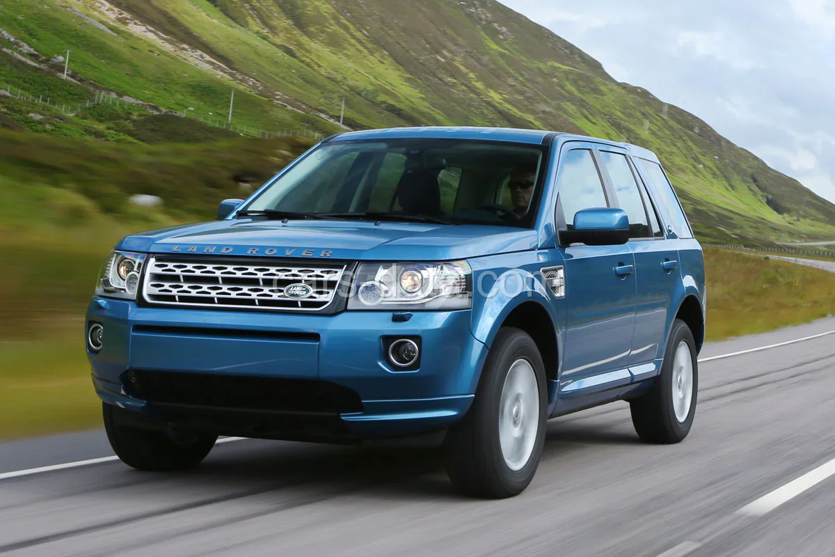 Land Rover Freelander 2.2 eD4 SE 2012 front view