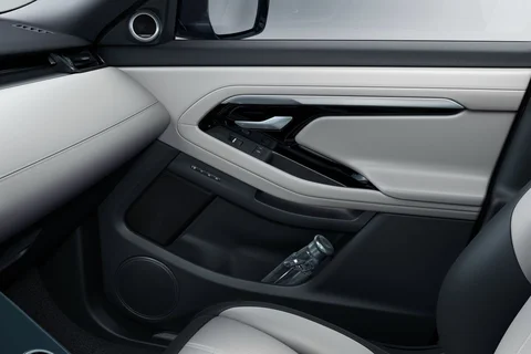 Land Rover Range Rover Evoque D150 R-Dynamic S 2019 view 6