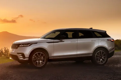 Land Rover Range Rover Velar P400e Dynamic SE 2023 view 3