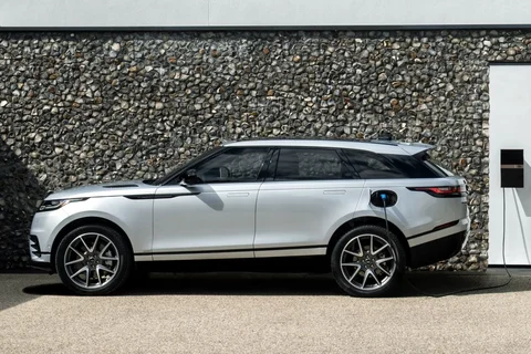 Land Rover Range Rover Velar P400e Dynamic SE 2023 view 6