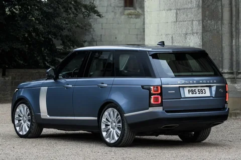 Land Rover Range Rover D300 HSE 2021 view 2