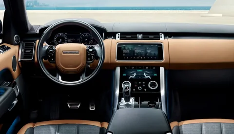 Land Rover Range Rover D300 HSE 2021 view 3