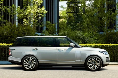 Land Rover Range Rover D300 HSE 2021 view 4