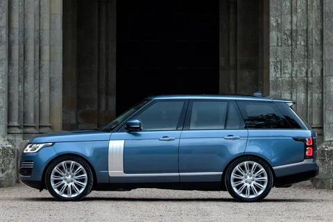 Land Rover Range Rover D300 HSE 2021 view 9