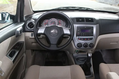Landwind CV9 1.6 Comfort 2010 view 11