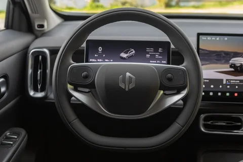 Leapmotor B10 Hybrid EV Design 2026 view 11