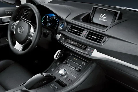 Lexus CT 200h Hybrid First Edition 2011 view 3