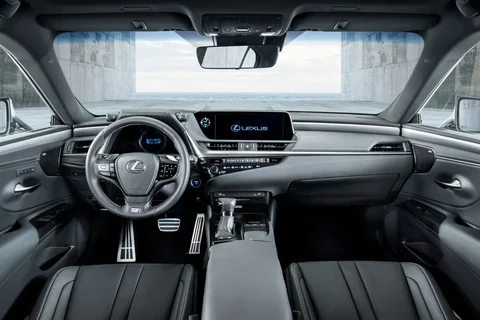 Lexus ES 300h Executive Line 2018 view 6