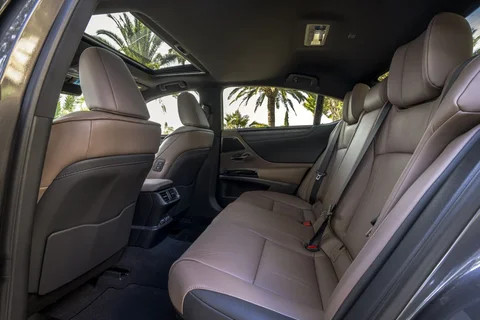 Lexus ES 300h President Line 2021 view 1